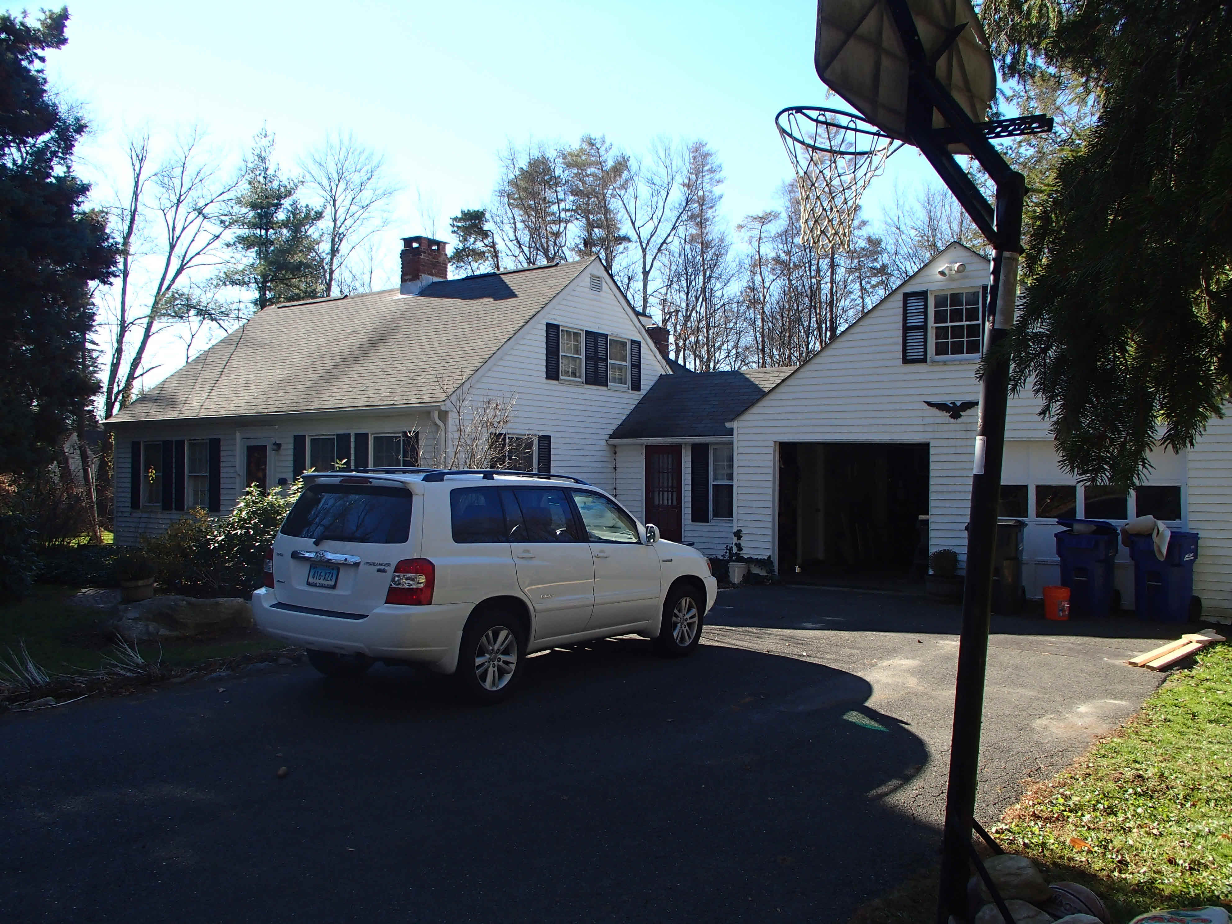 Building photograph for 71 HUT HILL RD
